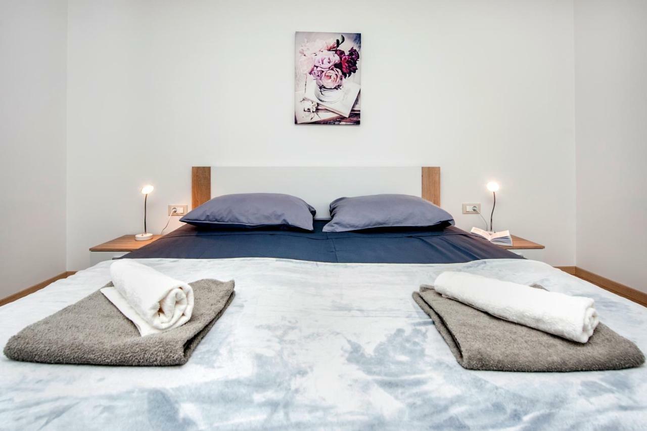 Apartman Sonata โรวีน ภายนอก รูปภาพ