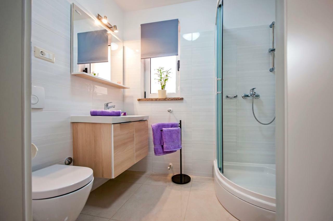 Apartman Sonata โรวีน ภายนอก รูปภาพ