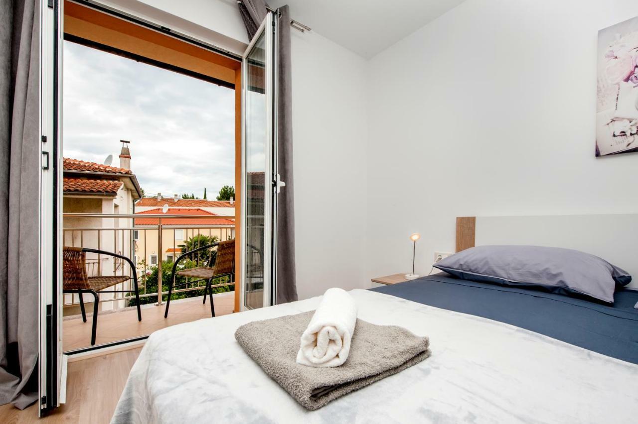 Apartman Sonata โรวีน ภายนอก รูปภาพ