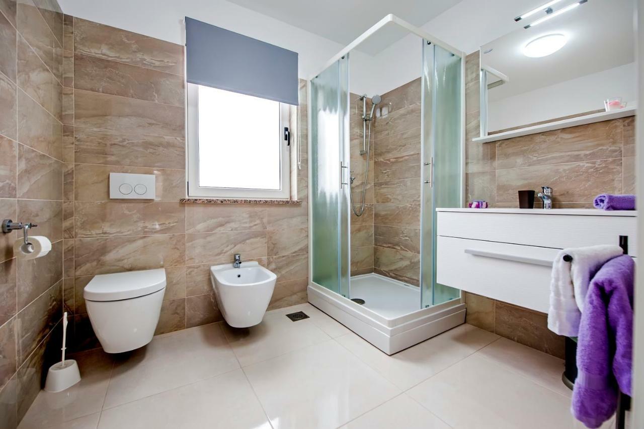 Apartman Sonata โรวีน ภายนอก รูปภาพ