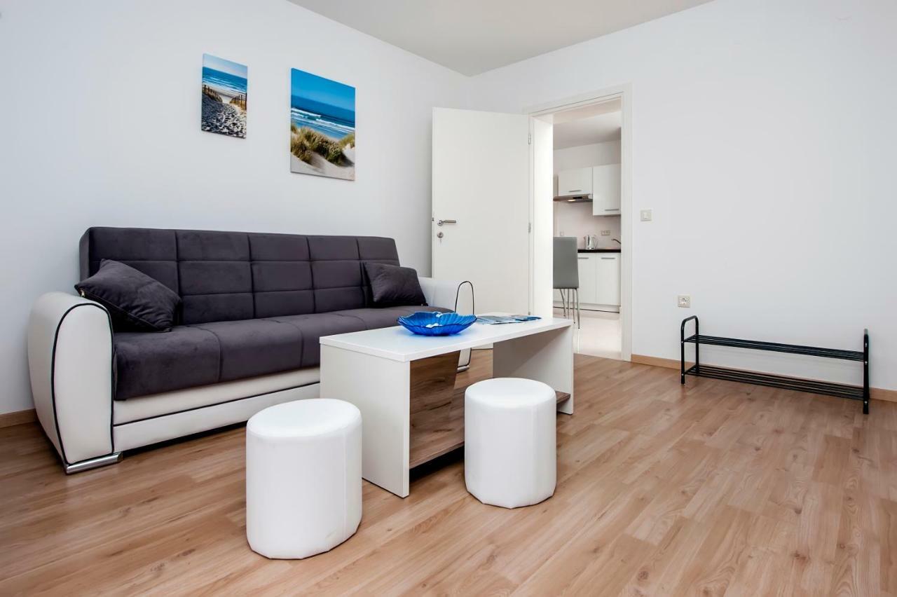 Apartman Sonata โรวีน ภายนอก รูปภาพ