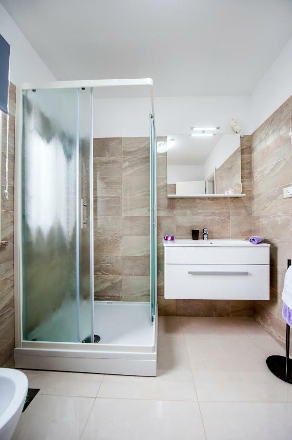 Apartman Sonata โรวีน ภายนอก รูปภาพ