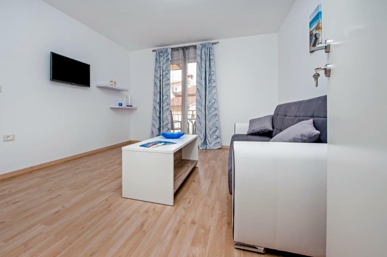 Apartman Sonata โรวีน ภายนอก รูปภาพ