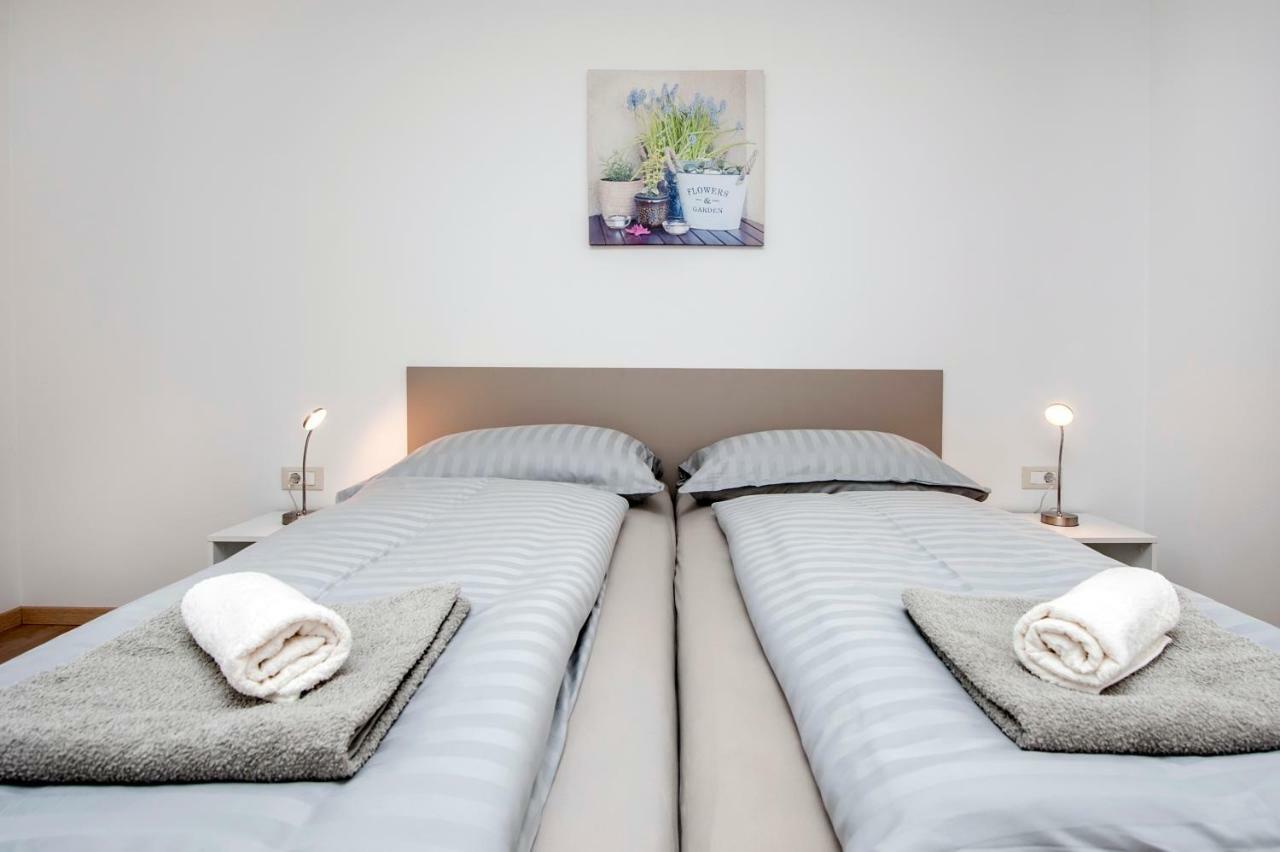 Apartman Sonata โรวีน ภายนอก รูปภาพ